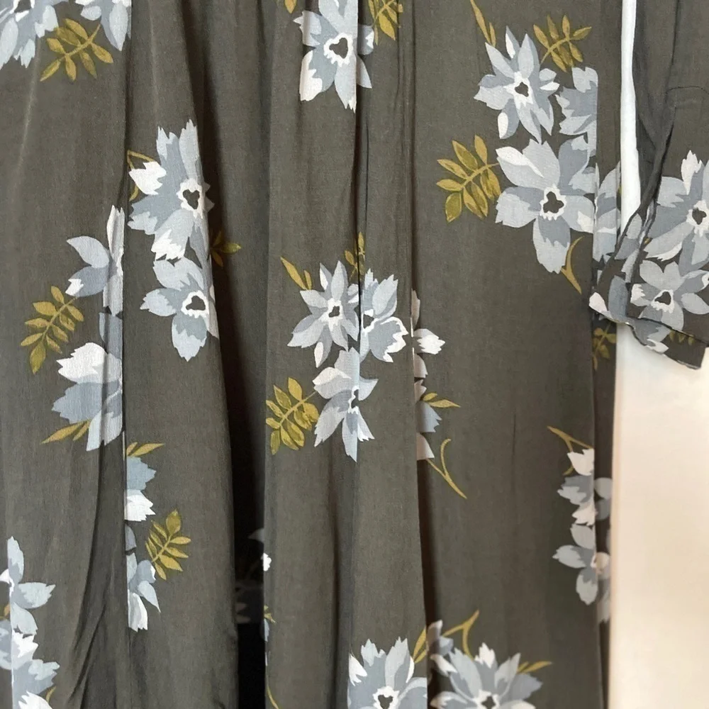 NWT Mimi Maternity Floral Tie-Back Dress Size Small Blue Gray Midi